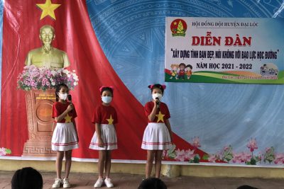 Diễn đàn” Xây dựng tình bạn đẹp, nói không với bạo lực học đường”