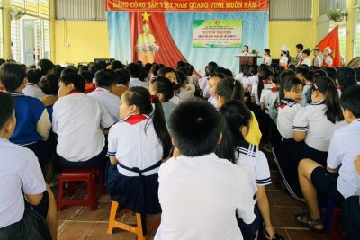 Tuyên truyền hưởng ứng Ngày Pháp luật Việt Nam (09/11)